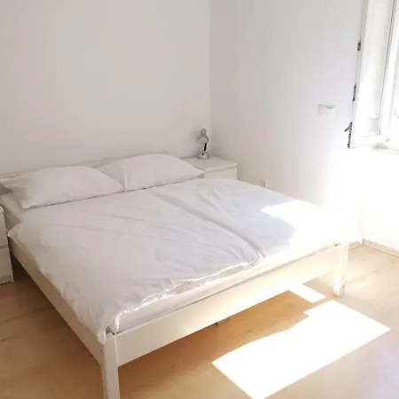 Lejlighed Modern In A Superb Location *