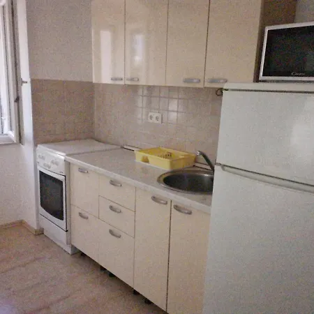 Modern In A Superb Location 아파트 *