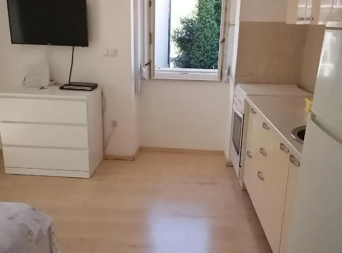 Modern In A Superb Location 아파트 스플리트