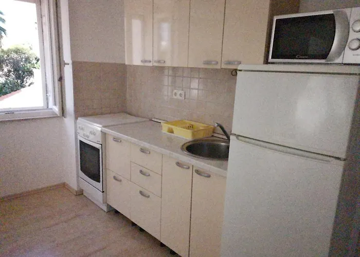 Modern In A Superb Location 아파트 *