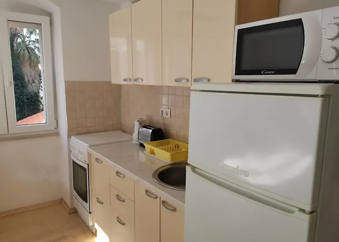 Modern In A Superb Location *